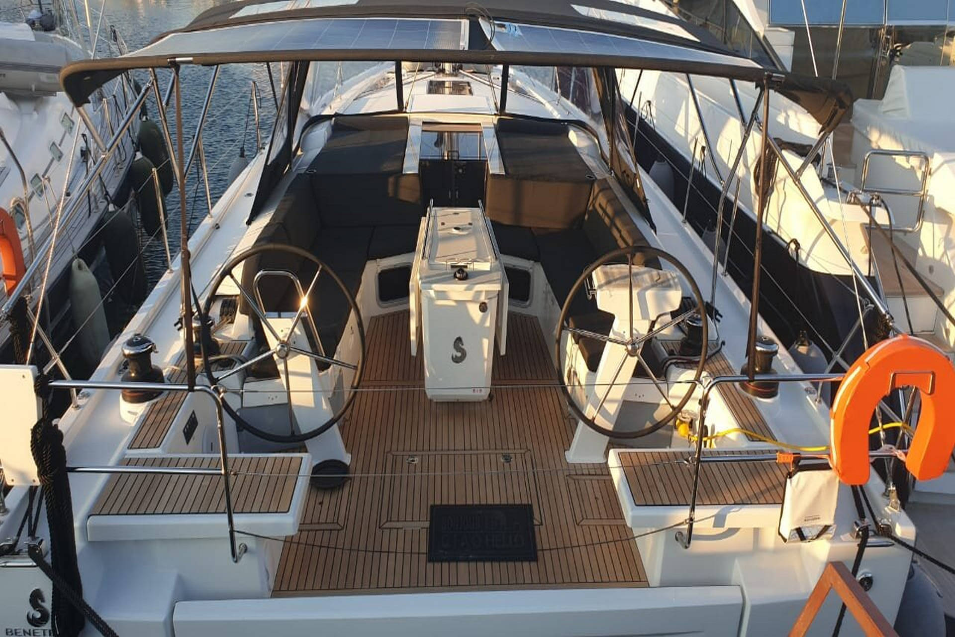 Oceanis 51.1 Nireas Sailing Yacht | Vernicos Yachts