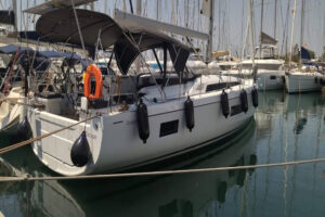 The Oceanis 51.1 ESCAPE sailing yacht | Vernicos Yachts