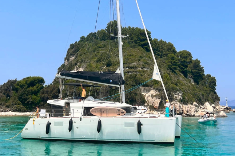 Lagoon 450F preowned yacht | Vernicos Yachts